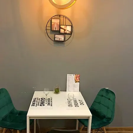 Romantic Apartments-near Opera House 5/4 * リヴィウ