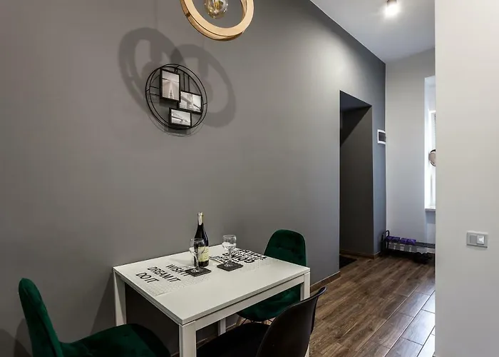Romantic Apartments-near Opera House 5/4 *