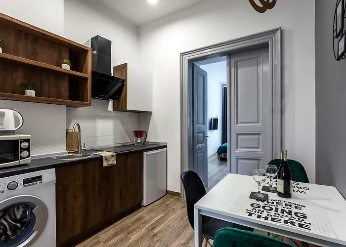 Romantic Apartments-near Opera House 5/4 Апартаменты